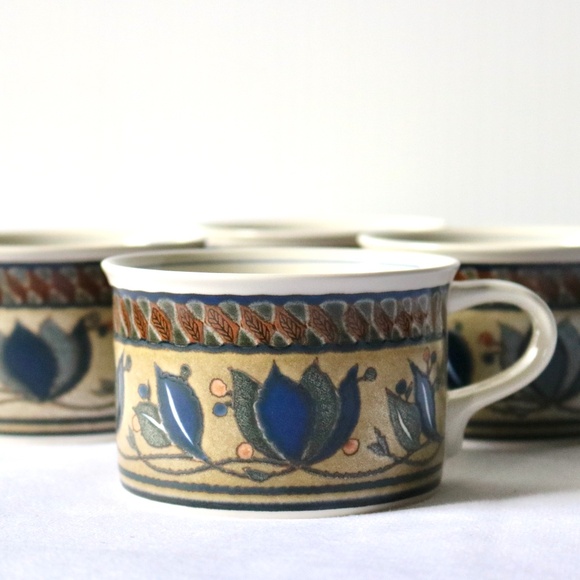 MIKASA Set of 4 Intaglio Arabella Coffee Tea Mugs Brown Blue Flower Ceramic - Picture 1 of 8